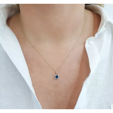 ZŁOTA ZAWIESZKA Z LONDON BLUE TOPAZEM I DIAMENTAMI ZŁOTA ZAWIESZKA Z LONDON BLUE TOPAZEM I DIAMENTAMI