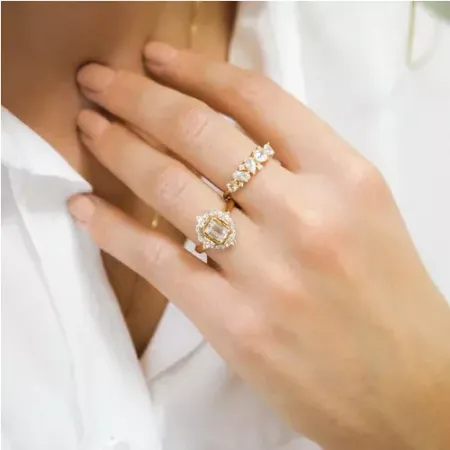 PIERŚCIONEK BIAŁY TOPAZ DIAMENTY GRAWER PRÓBA 585 PIERŚCIONEK BIAŁY TOPAZ DIAMENTY GRAWER PRÓBA 585