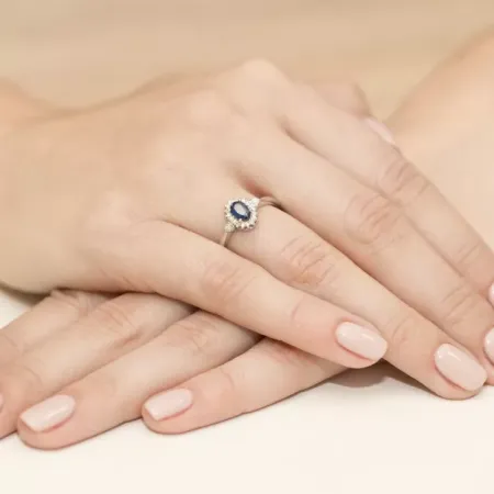 Pierścionek 585 Białe Złoto Szafir Diamenty Grawer Pierścionek 585 Białe Złoto Szafir Diamenty Grawer