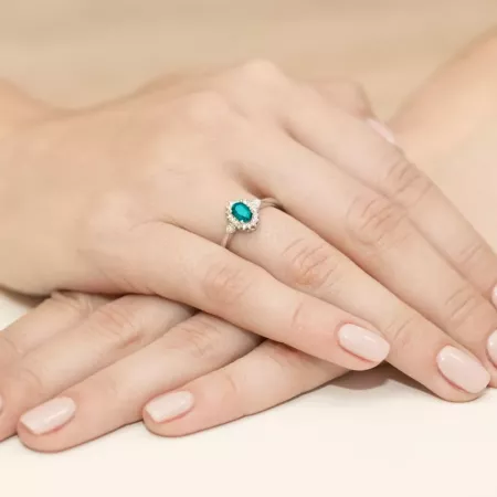 Pierścionek Szmaragd Diamenty Białe Złoto pr 585 Pierścionek Szmaragd Diamenty Białe Złoto pr 585