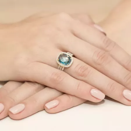 Złoty 585 Pierścionek Topaz 3,00ct Brylanty Grawer Złoty 585 Pierścionek Topaz 3,00ct Brylanty Grawer
