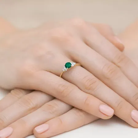 Pierścionek 14K Szmaragd i Diamenty Białe Złoto Pierścionek 14K Szmaragd i Diamenty Białe Złoto