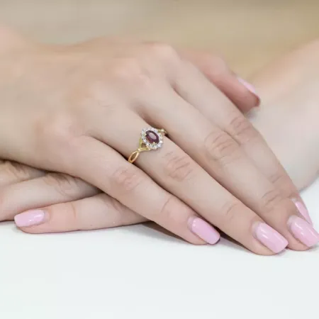 Pierścionek Białe Złoto Rubin 0,60 ct Brylanty 585 Pierścionek Białe Złoto Rubin 0,60 ct Brylanty 585