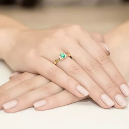 Pierścionek 585 Szmaragd Diamenty Białe Złoto Pierścionek 585 Szmaragd Diamenty Białe Złoto