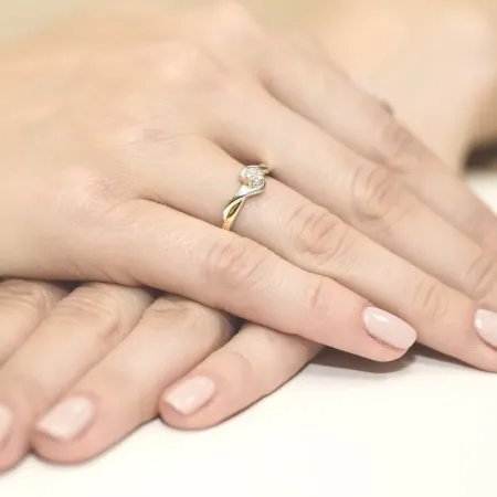 Elegancki 585 Pierścionek Białe Złoto z Brylantami Elegancki 585 Pierścionek Białe Złoto z Brylantami