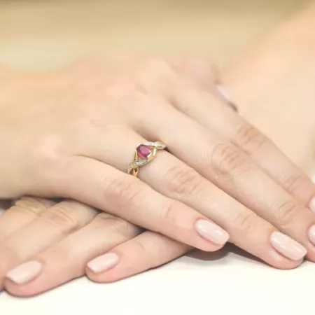 Złoty 14K Pierścionek Rubin 0,60ct Brylanty Grawer