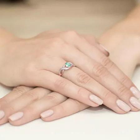 Złoty Pierścionek 585 Szmaragd i Diamenty Złoty Pierścionek 585 Szmaragd i Diamenty