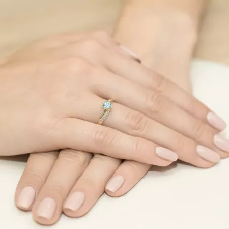 Pierścionek 14K Topaz Brylanty Białe Złoto Grawer Pierścionek 14K Topaz Brylanty Białe Złoto Grawer