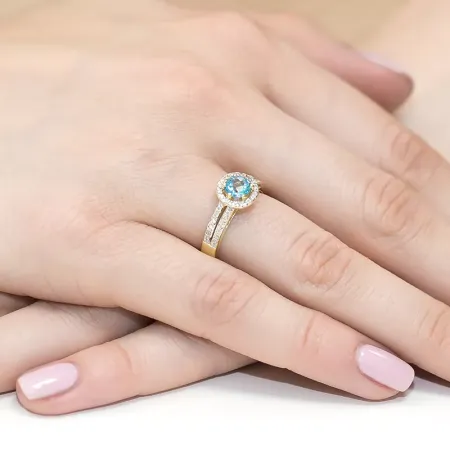 Pierścionek Białe Złoto Topaz Diamenty na Prezent Pierścionek Białe Złoto Topaz Diamenty na Prezent