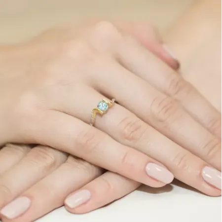 Złoty 585 Pierścionek Zaręczynowy Topaz Diamenty