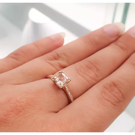 Pierścionek Zaręczynowy Morganit Diamenty pr 585 Pierścionek Zaręczynowy Morganit Diamenty pr 585