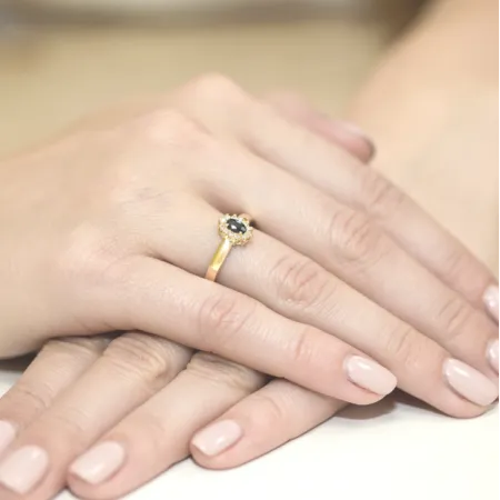 Złoty 14K Pierścionek Szafir 0,70ct i Diamenty 