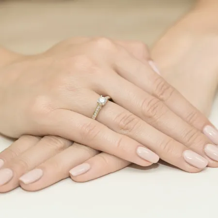 Elegancki Pierścionek Białe Złoto Brylanty Grawer