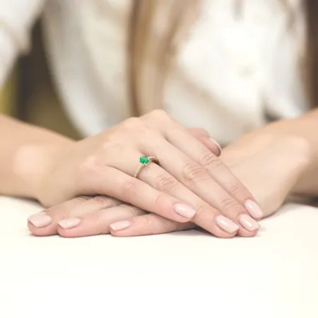 Złoty Pierścionek Szmaragd Diamenty 585 na Prezent