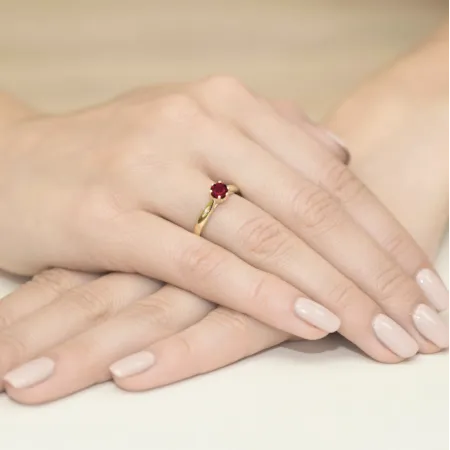 Pierścionek 585 Białe Złoto Rubin Diamenty Grawer