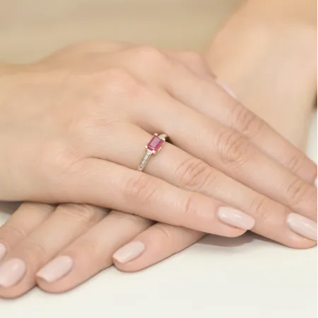 Pierścionek Białe Złoto Rubin Diamenty na Prezent