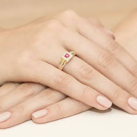 Pierścionek 585 Białe Złoto Rubin Diamenty Grawer