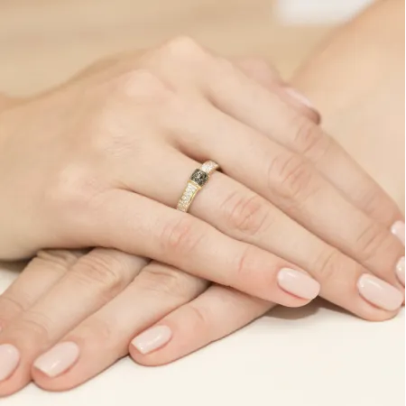 Pierścionek 585 Białe Czarne Brylanty Białe Złoto