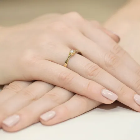 Złoty 585 Pierścionek Zaręczynowy Brylant 0,12ct