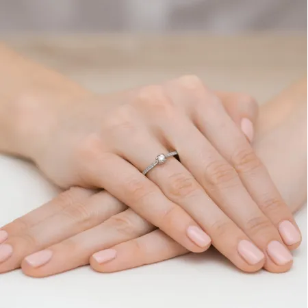 Złoty 585 Pierścionek Brylanty 0,15ct Elegancki