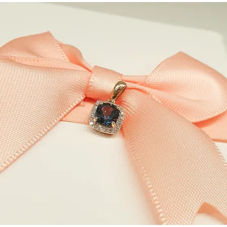 ZŁOTA ZAWIESZKA Z LONDON BLUE TOPAZEM I DIAMENTAMI