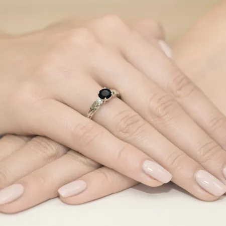 Złoty Pierścionek 585 Czarny Diament i Brylanty  