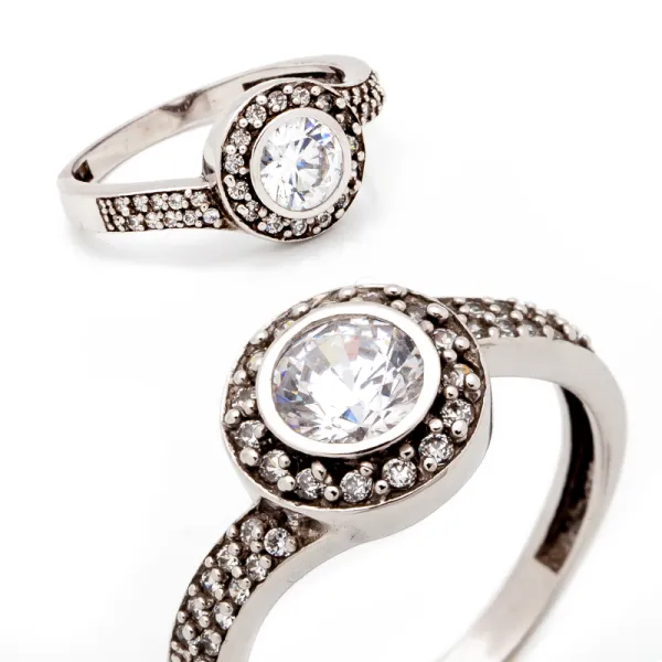 ZŁOTY PIERŚCIONEK Z CYRKONIAMI SWAROVSKI id P526