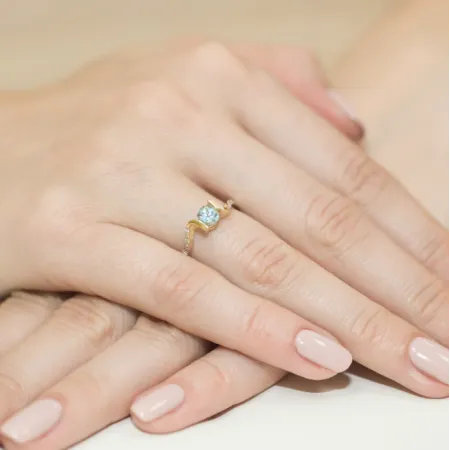 Złoty 585 Pierścionek Zaręczynowy Topaz Diamenty