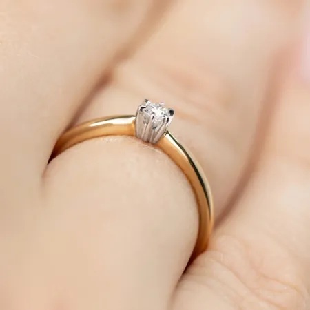 Złoty Pierścionek Zaręczynowy 585 Diament 0,10ct
